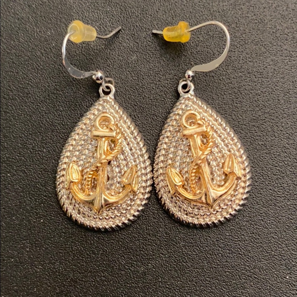 Anchor earrings